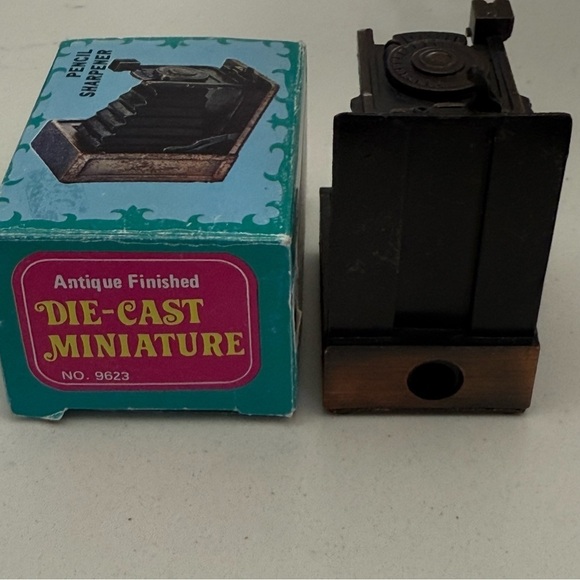 Diecast Miniature Camera & Railroad Locomotive Pencil Sharpeners - Picture 8 of 12